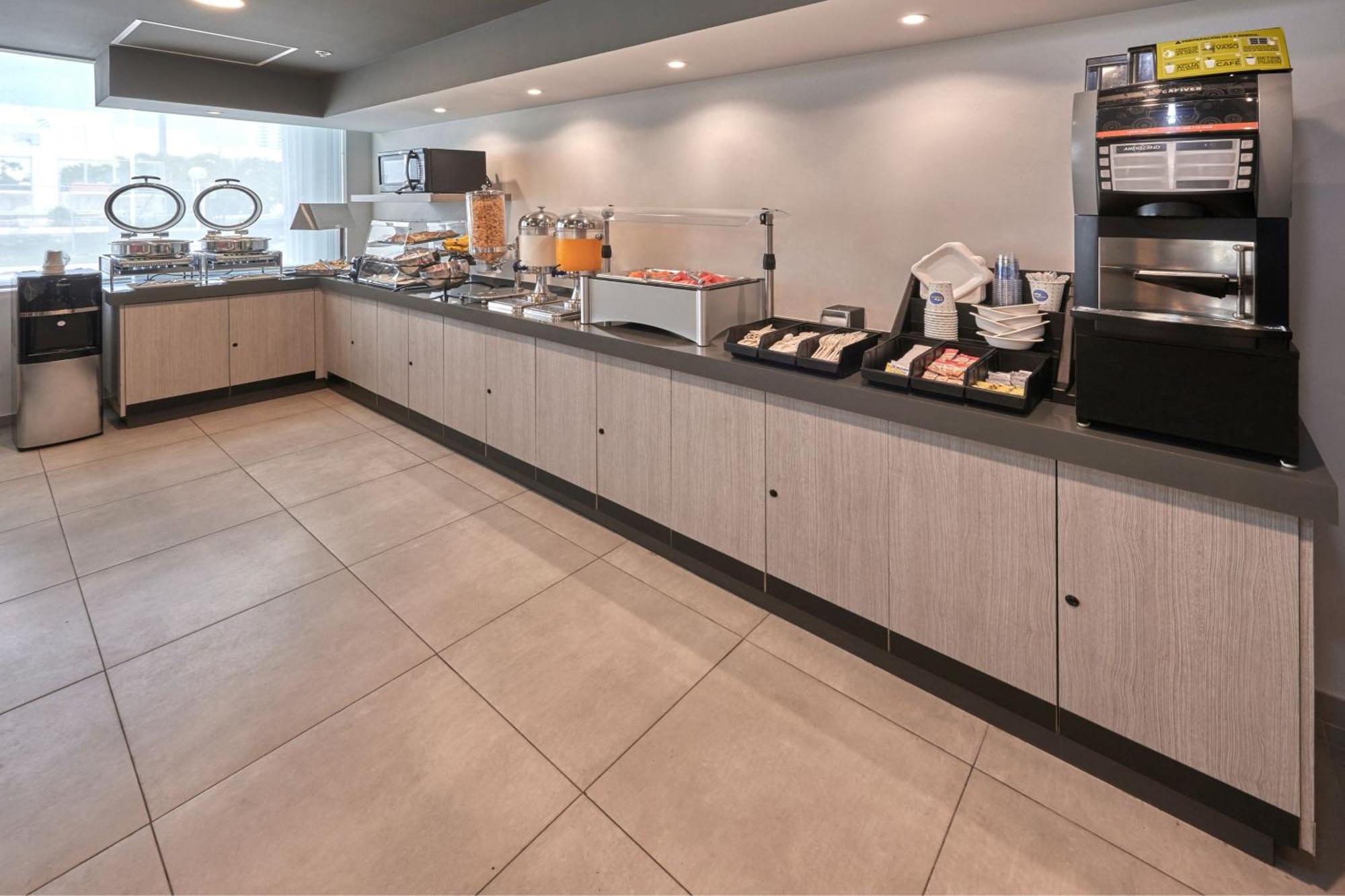 City Express Junior By Marriott San Luis Potosi Zona Industrial Exterior photo